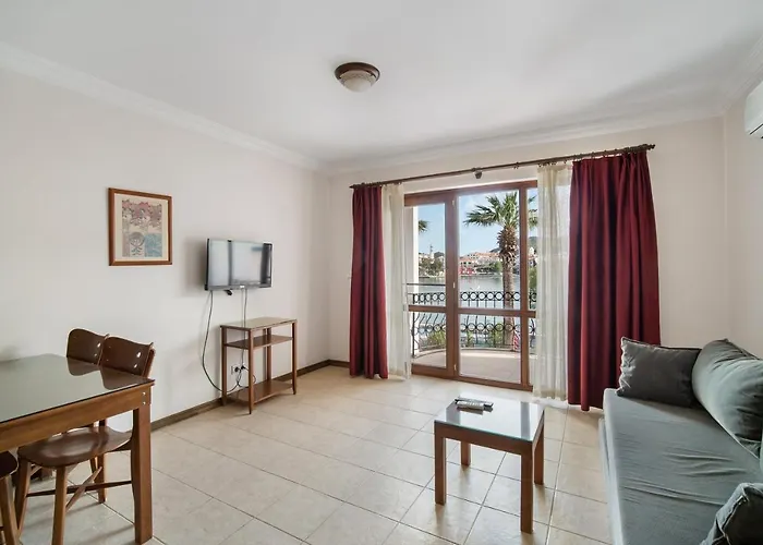 Fora Apart Hotel